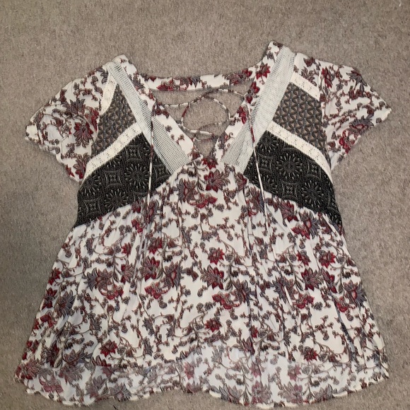 patterned top - Picture 2 of 4